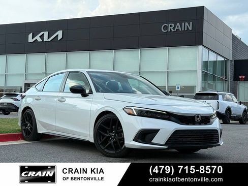 Used 2023 Honda Civic Sport image 1