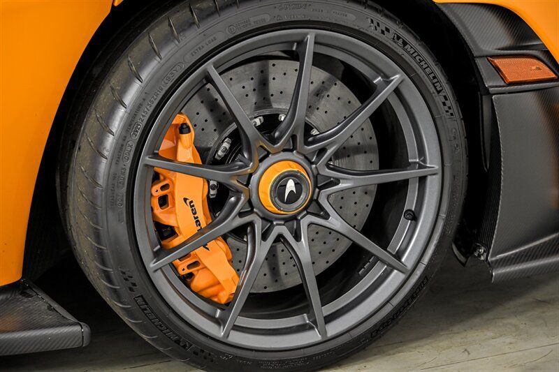 Used 2019 McLaren Senna RWD image 20