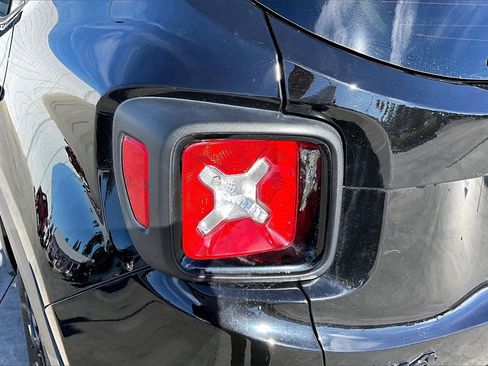 Used 2020 Jeep Renegade Altitude image 31