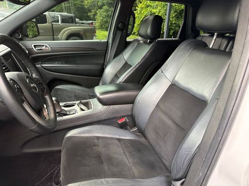 Certified 2018 Jeep Grand Cherokee Altitude RWD image 12