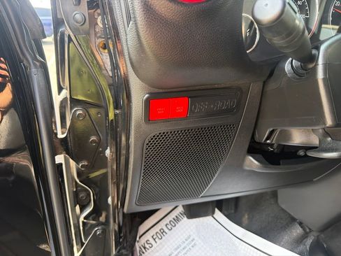 Used 2018 Jeep Wrangler Unlimited Rubicon AWD/4WD image 26