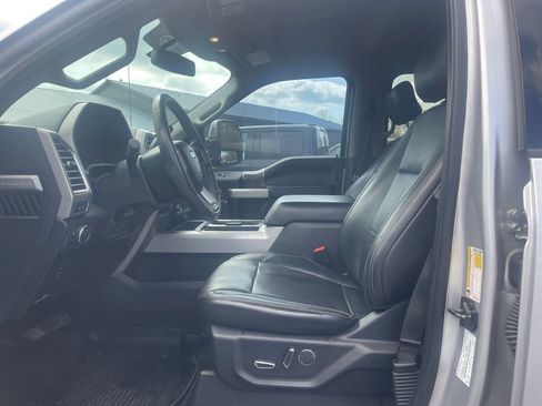 Used 2017 Ford F250 Lariat w/ Chrome Package image 19