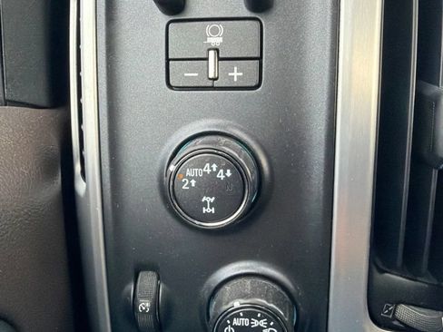 Used 2018 GMC Sierra 1500 SLT w/ SLT Premium Package AWD/4WD image 9