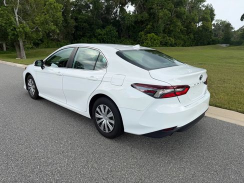 Used 2021 Toyota Camry LE w/ Cold Weather Package FWD image 5