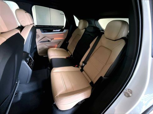 New 2026 Porsche Cayenne image 27