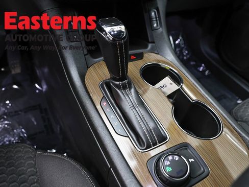 Used 2019 GMC Acadia SLE w/ Driver Alert Package I image 13