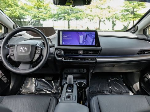 Used 2024 Toyota Prius Limited w/ Limited Premium Package FWD image 16