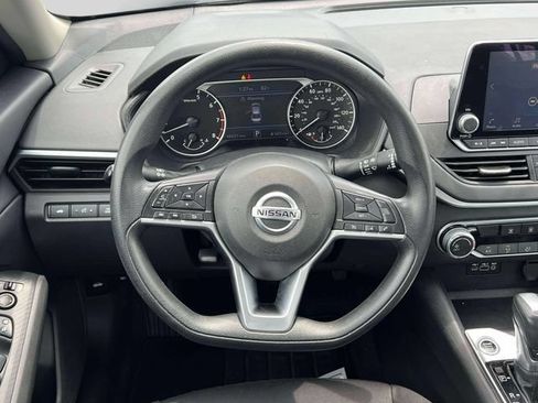 Certified 2022 Nissan Altima 2.5 SV FWD image 14