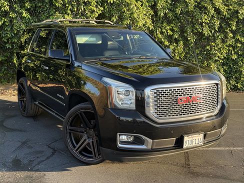 Used 2015 GMC Yukon Denali w/ Touring Package AWD/4WD image 2