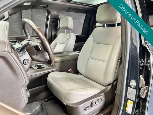 Used 2022 Chevrolet Suburban LT w/ LT Signature Package AWD/4WD image 7