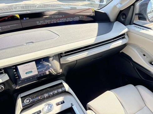 New 2026 Lincoln Navigator L Premier AWD/4WD image 14