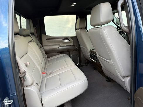 Used 2023 GMC Sierra 1500 SLT w/ SLT Premium Package AWD/4WD image 10