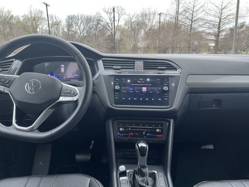 Certified 2023 Volkswagen Tiguan SE image 27