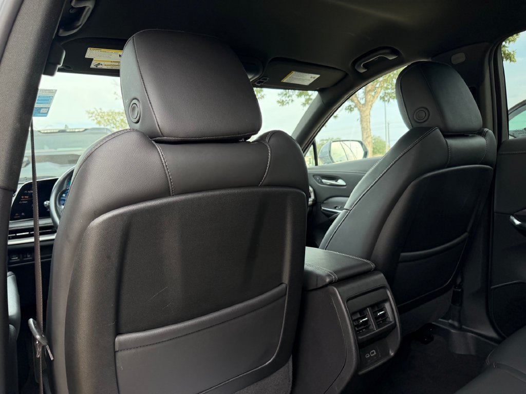 Used 2025 Cadillac XT4 Premium Luxury FWD image 19