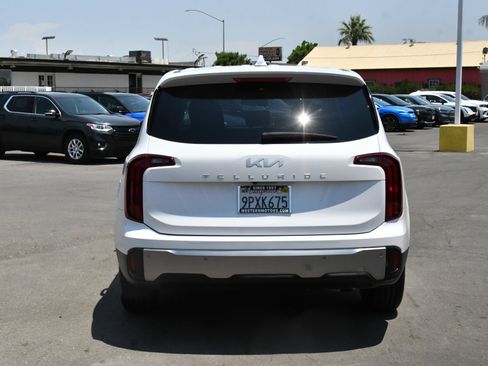 Used 2025 Kia Telluride LX FWD image 7