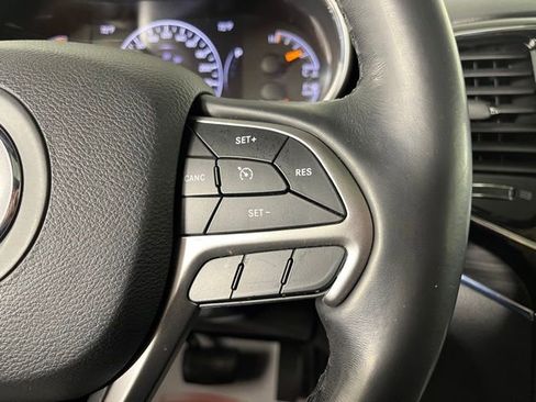 Used 2019 Jeep Grand Cherokee Limited AWD/4WD image 22
