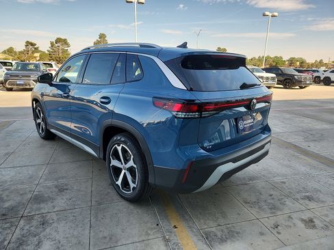 New 2026 Volkswagen Tiguan SE FWD image 5