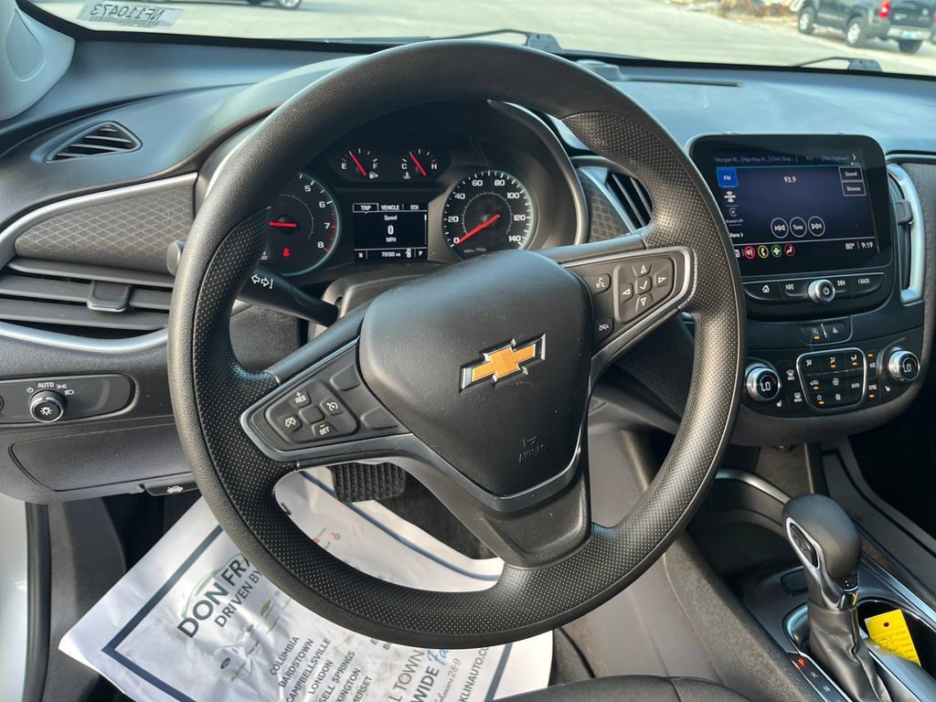 Used 2022 Chevrolet Malibu LT FWD image 16