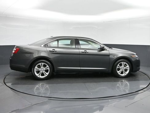 Used 2018 Ford Taurus SE image 8