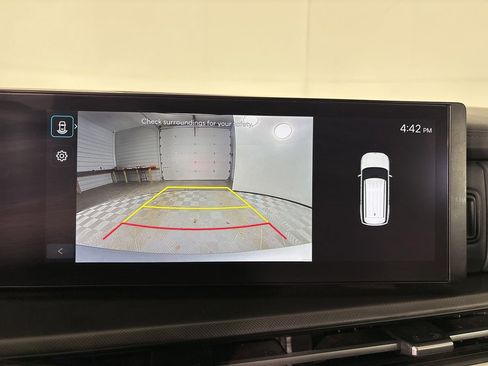 Used 2025 Hyundai Santa Fe SE image 18