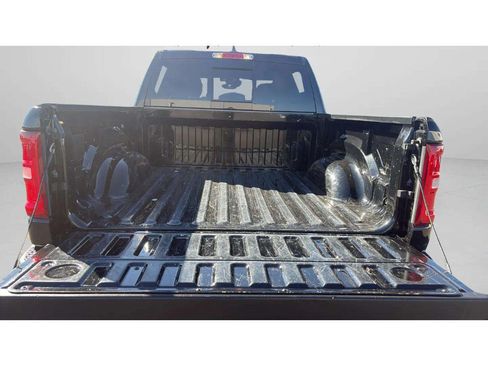Used 2025 RAM 1500 Big Horn AWD/4WD image 16
