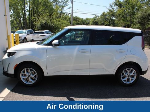Used 2025 Kia Soul LX FWD image 12