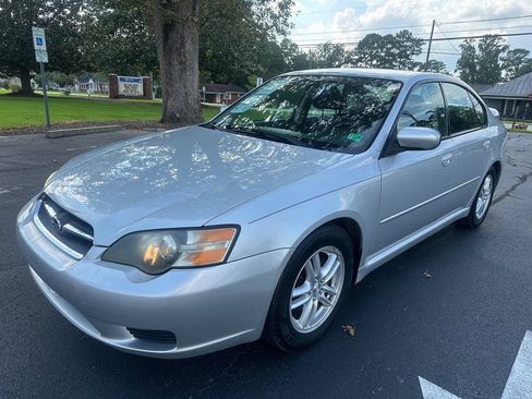Used 2005 Subaru Legacy 2.5i AWD/4WD image 2