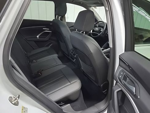 Used 2025 Audi Q5 Premium w/ Convenience Package AWD/4WD image 18