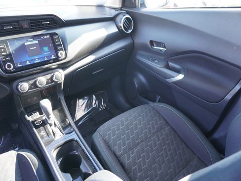 Used 2024 Nissan Kicks SV w/ Exterior Package image 17