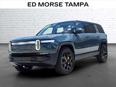 Used 2025 Rivian R1S Premium AWD/4WD image 1