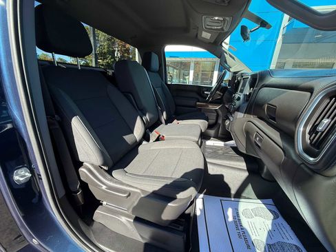 Used 2022 Chevrolet Silverado 2500 LT w/ Convenience Package image 32