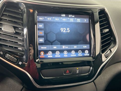 Used 2022 Jeep Cherokee Limited image 14