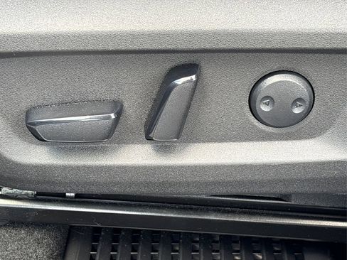 Certified 2023 Nissan Rogue SV image 37