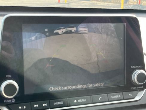 Used 2025 Nissan Altima 2.5 SV image 23