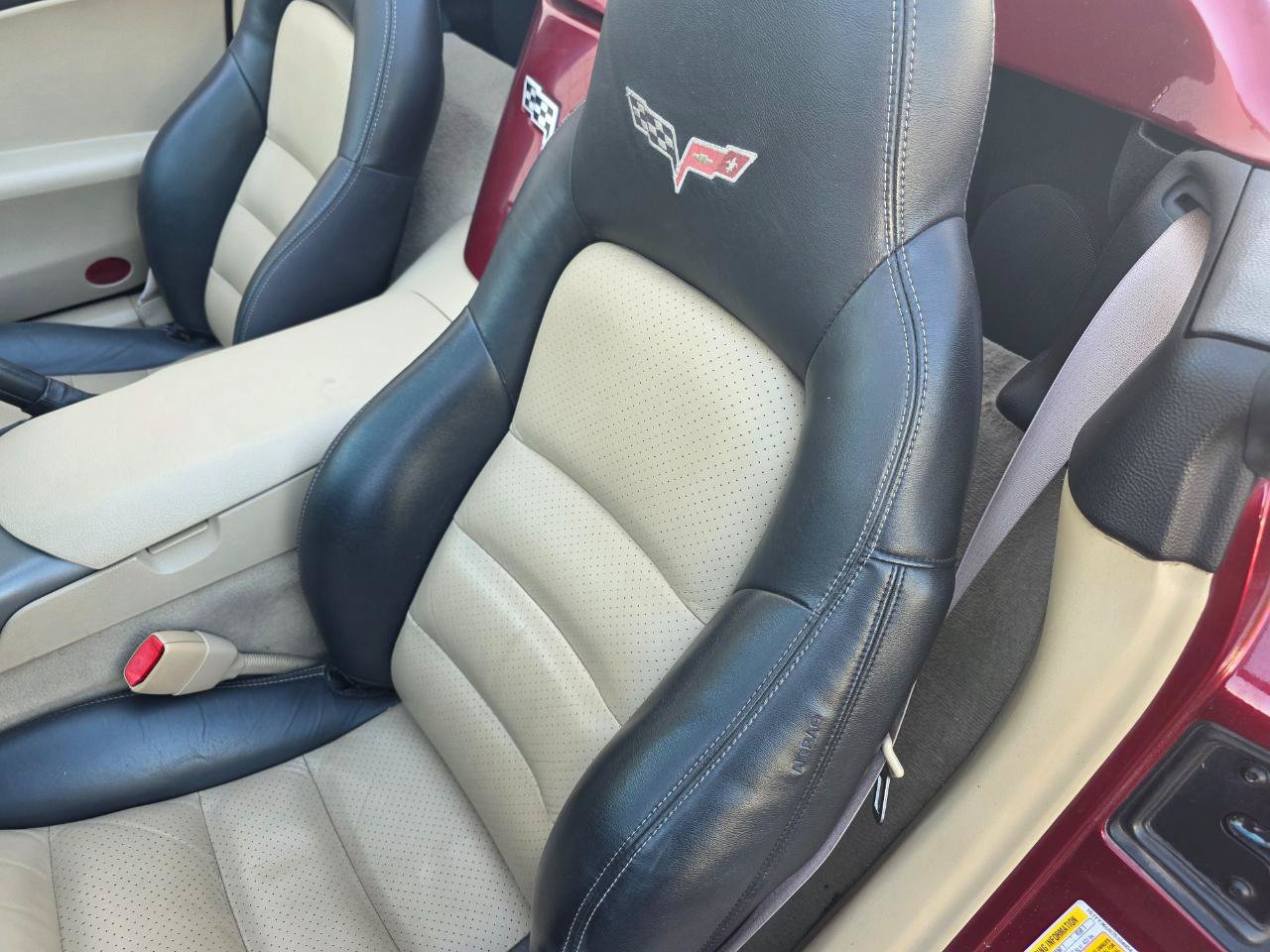 Used 2007 Chevrolet Corvette Convertible w/ Preferred Equipment Group RWD image 11