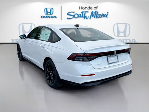 New 2025 Honda Accord SE image 4