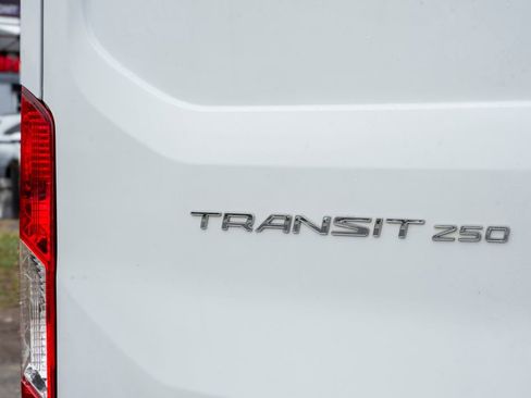 Used 2016 Ford Transit 250 130 Medium Roof image 10