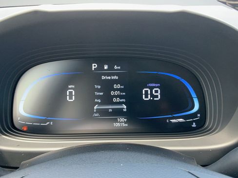 Used 2024 Hyundai Venue Limited FWD image 12