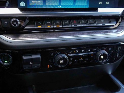 Used 2023 Chevrolet Silverado 1500 LTZ image 28