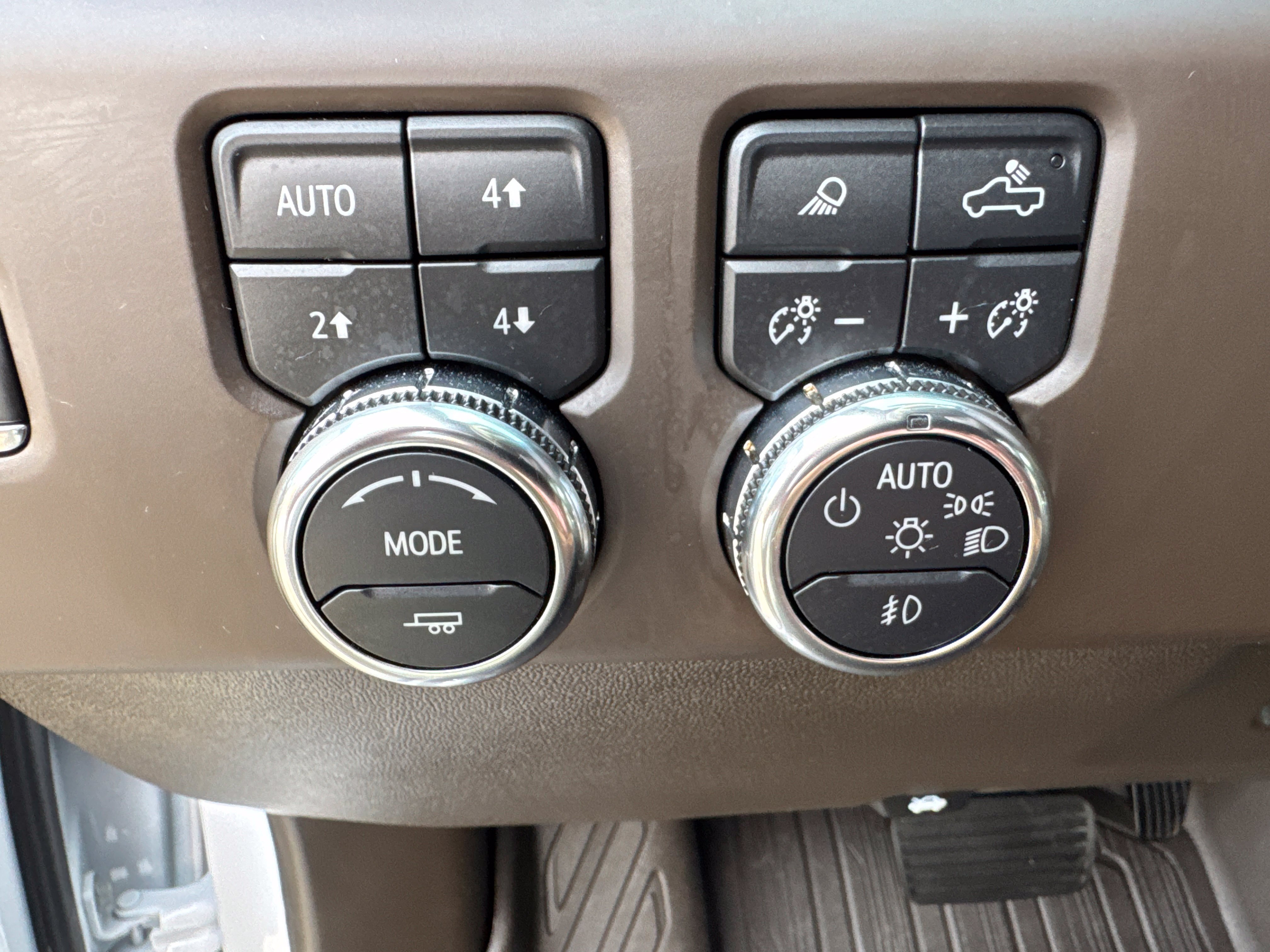 Used 2025 GMC Sierra 2500 Denali w/ Denali Reserve Package AWD/4WD image 16