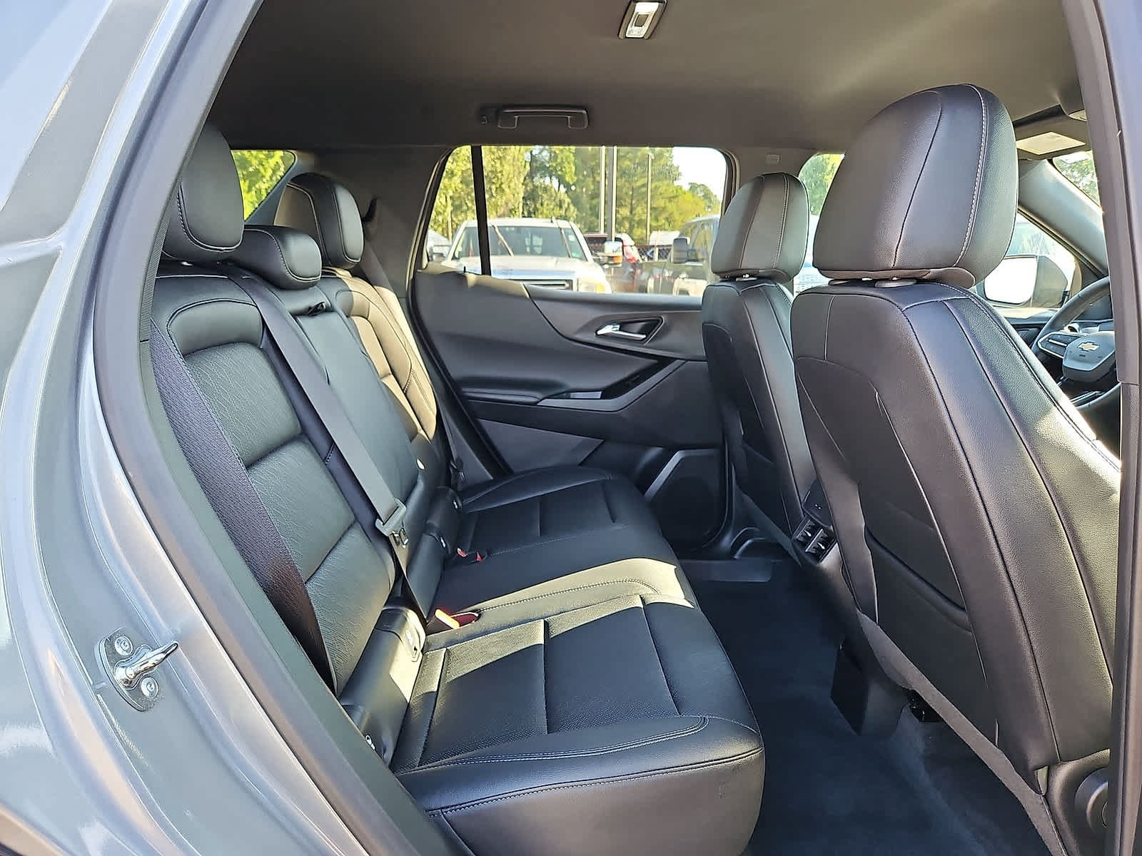Used 2026 Chevrolet Equinox LT w/ Convenience Package II FWD image 32