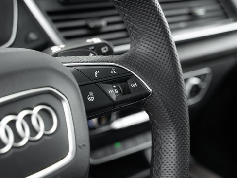 Certified 2025 Audi Q5 e Premium Plus w/ Premium Plus Package AWD/4WD image 13
