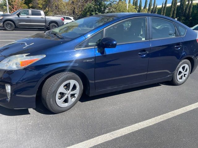 Used 2014 Toyota Prius Three w/ Solar Roof Package FWD image 8