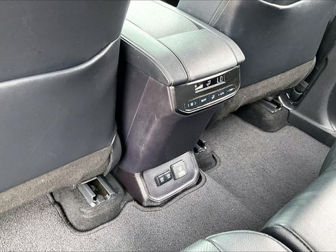 Used 2020 Toyota Highlander Limited FWD image 35