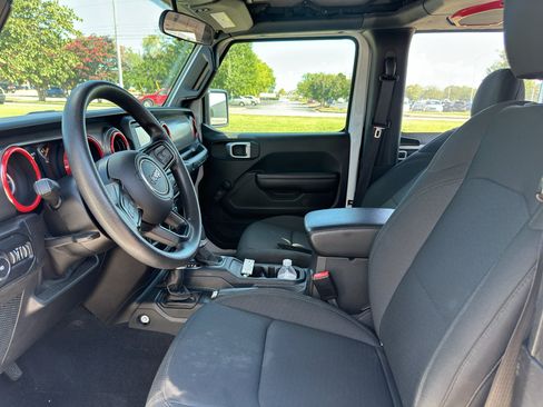 Used 2021 Jeep Wrangler Sport AWD/4WD image 13
