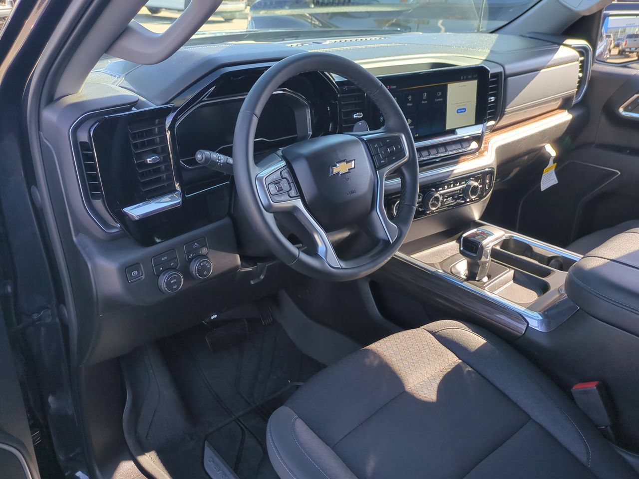Used 2024 Chevrolet Silverado 1500 LT w/ Protection Package AWD/4WD image 10