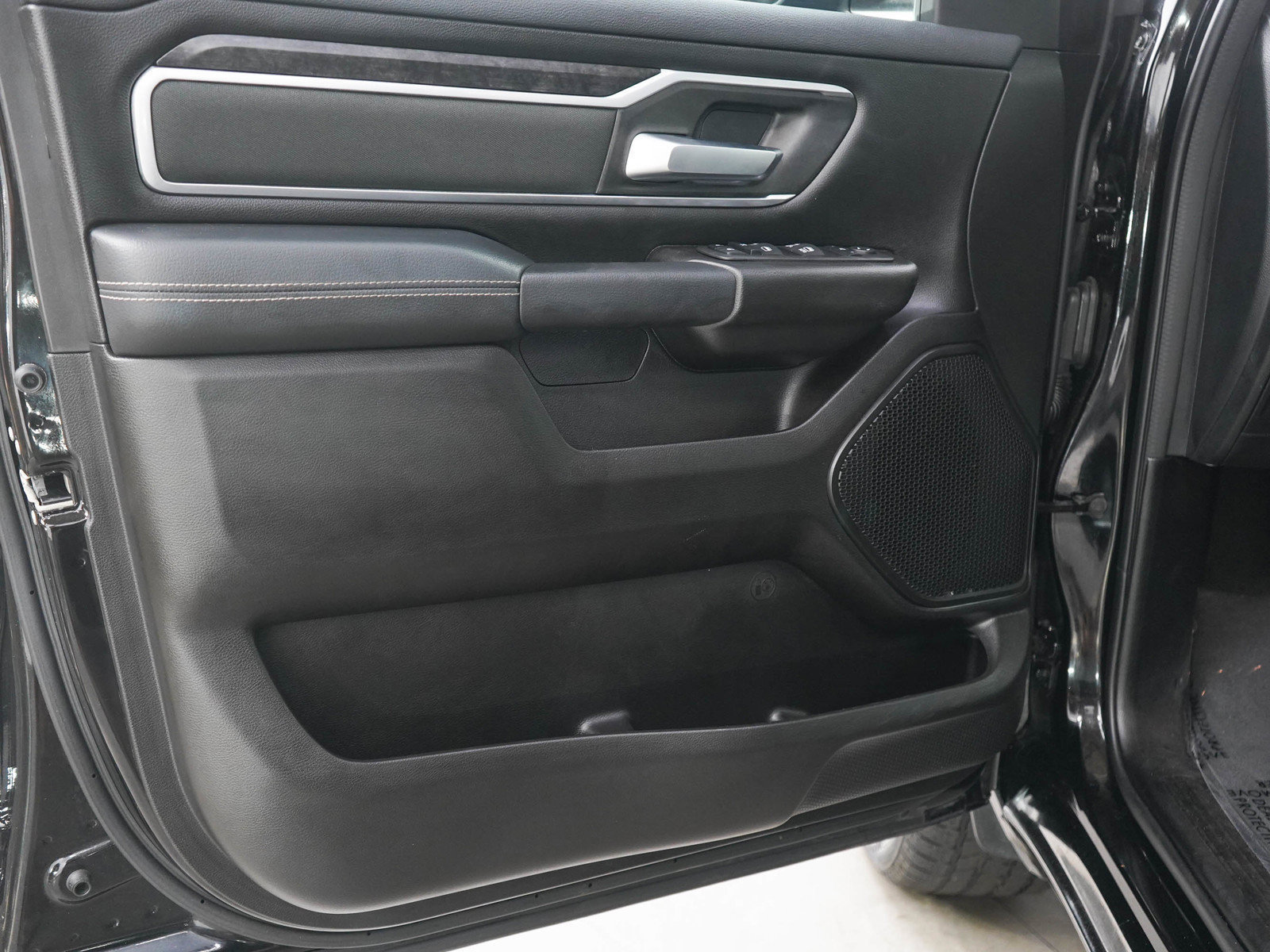 Used 2023 RAM 1500 Big Horn AWD/4WD image 17
