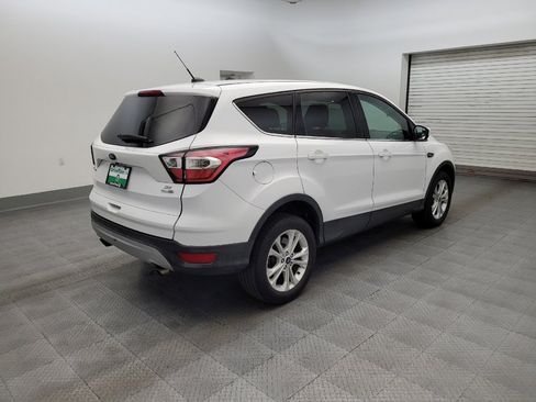 Used 2017 Ford Escape SE image 9