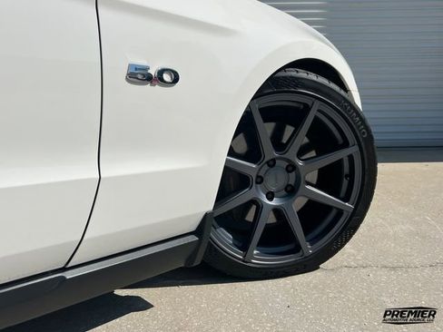 Used 2012 Ford Mustang GT Premium w/ Brembo Brake Pkg RWD image 7
