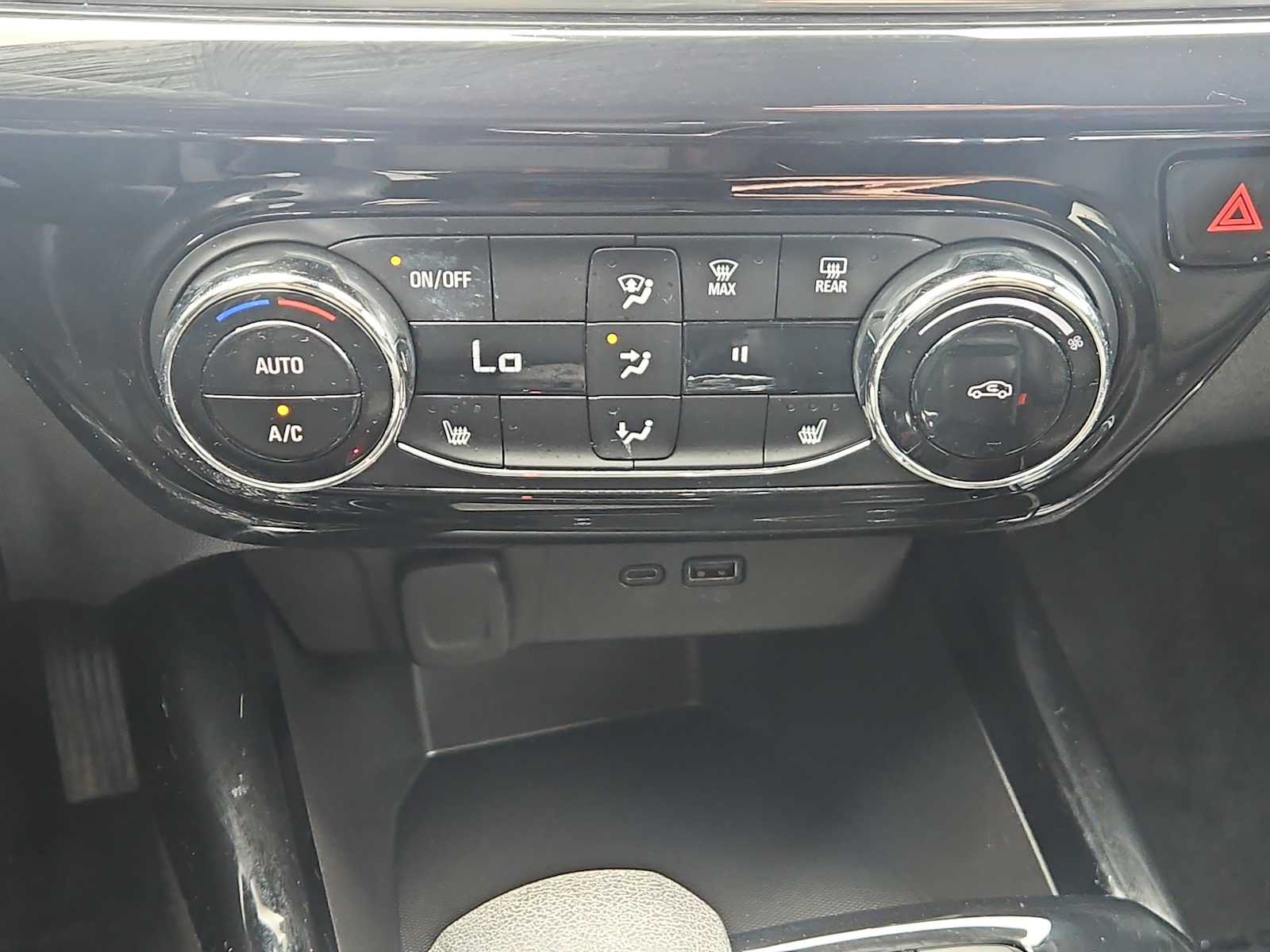 Used 2025 Chevrolet Trax RS w/ Driver Confidence Package FWD image 16